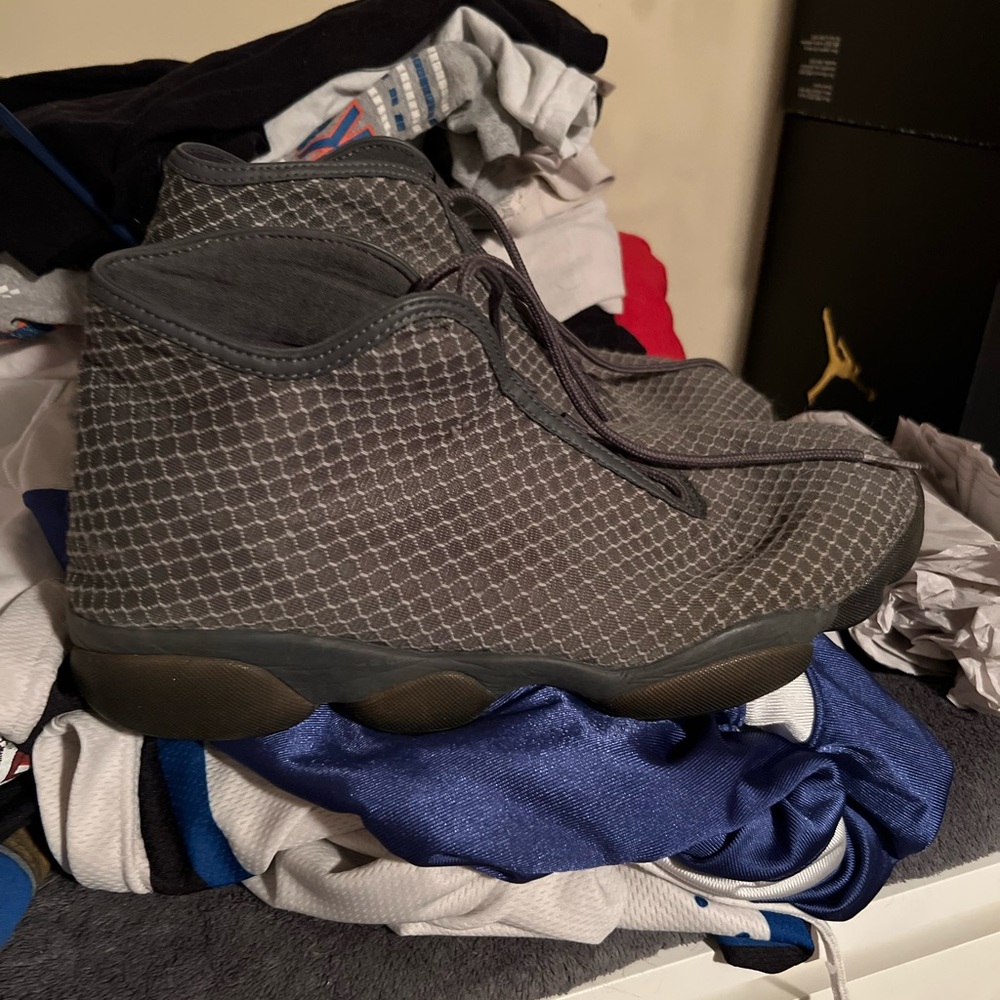Jordan horizons